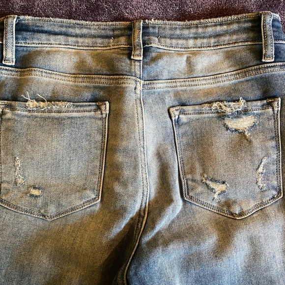 BRAND NEW Vervet Distressed Straight Leg Jeans - Picture 7 of 11